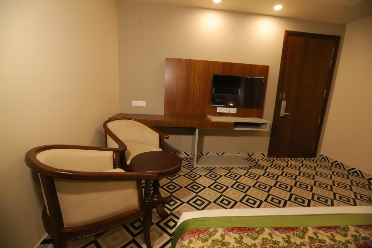 Ip Royal Hotel - Új-Delhi Kültér fotó