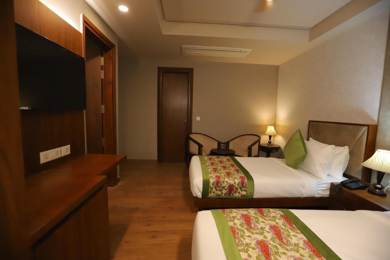 Ip Royal Hotel - Új-Delhi Kültér fotó