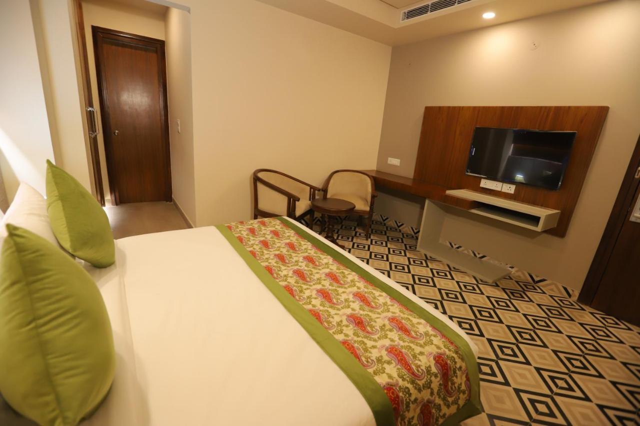 Ip Royal Hotel - Új-Delhi Kültér fotó