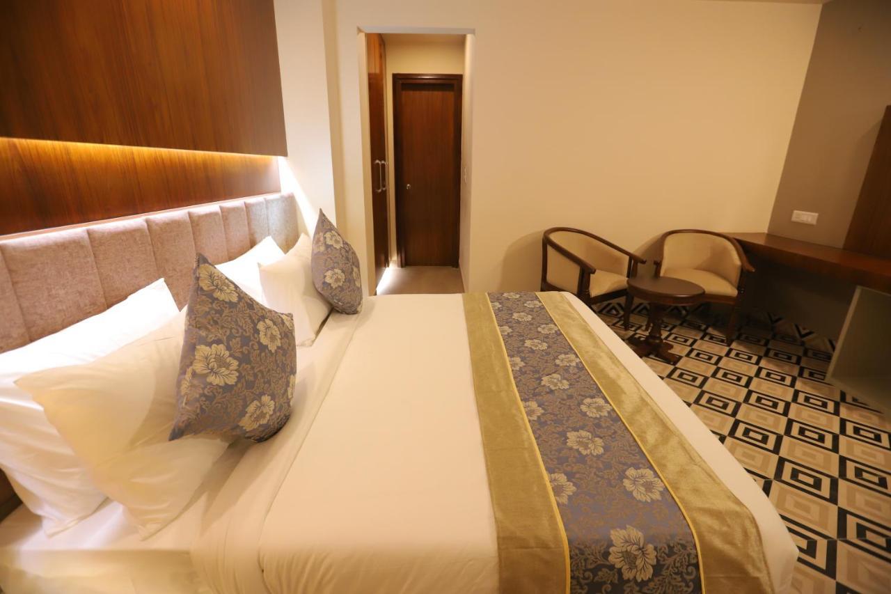 Ip Royal Hotel - Új-Delhi Kültér fotó