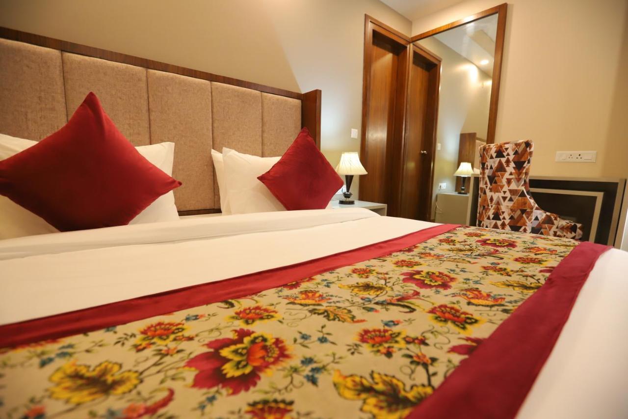 Ip Royal Hotel - Új-Delhi Kültér fotó